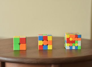 Igračke za razvijanje logičkog mišljenja i problem-solving veština